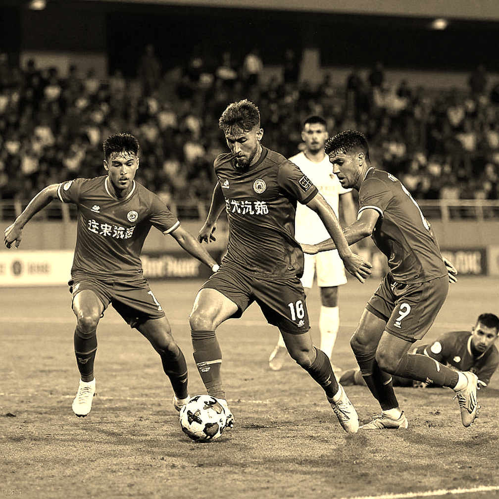 ৮৩০ মিলিয়ন পাউন্ডের ছায়া: ম্যানচেস্টার সিটির ১১৫ অভিযোগ, ঝুলে থাকা আপিল এবং আনফিল্ডের পরীক্ষা